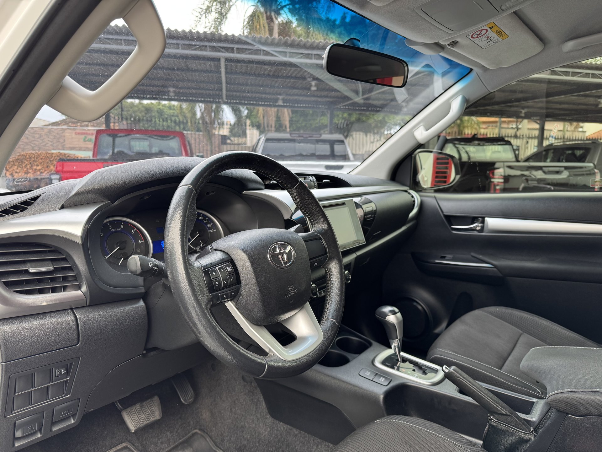 Toyota Hilux 2.8 D-4D Turbo Diesel CD SR 4X4 Automático 2018/2019 foto 7