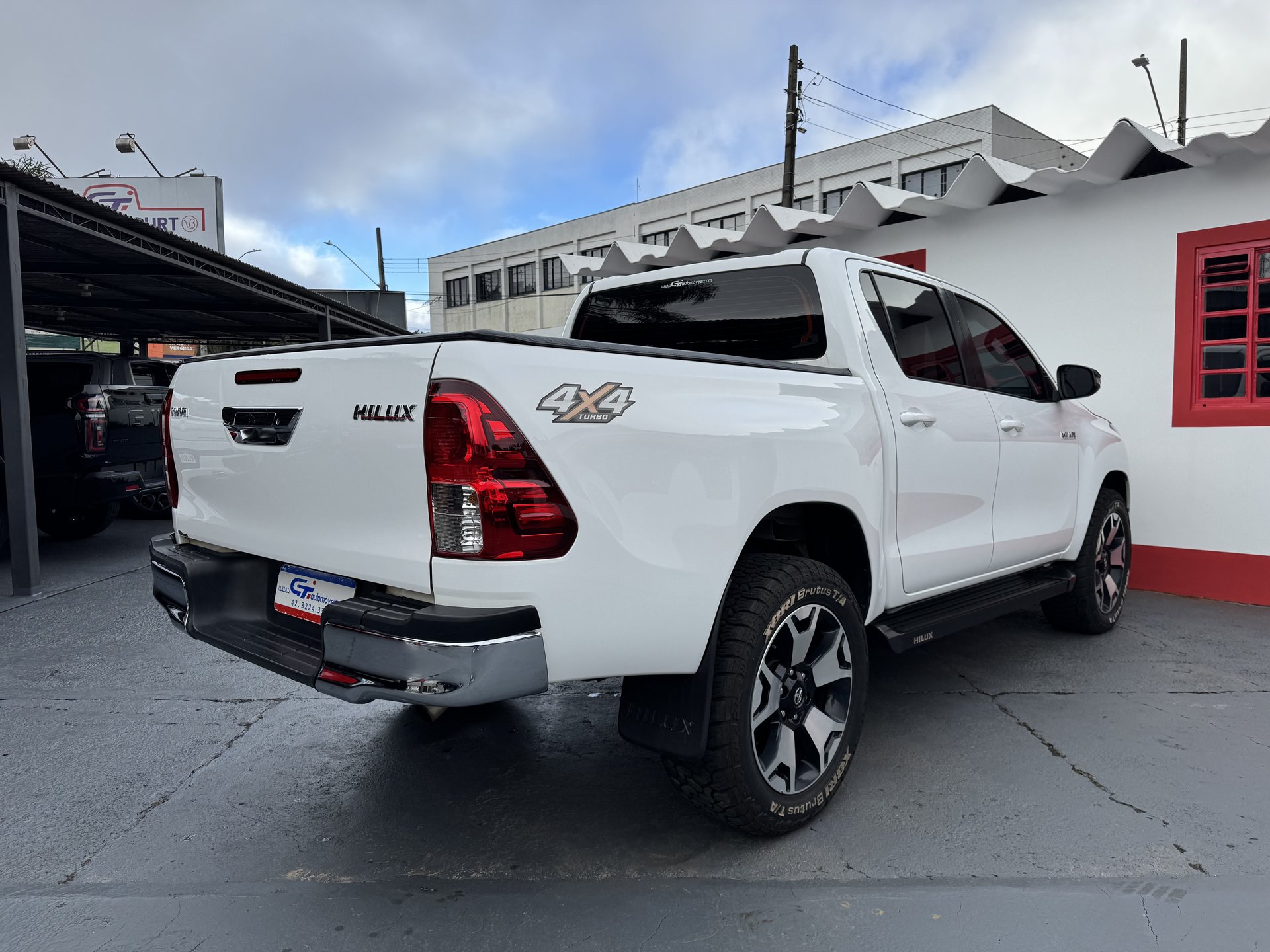Toyota Hilux 2.8 D-4D Turbo Diesel CD SR 4X4 Automático 2018/2019 foto 4