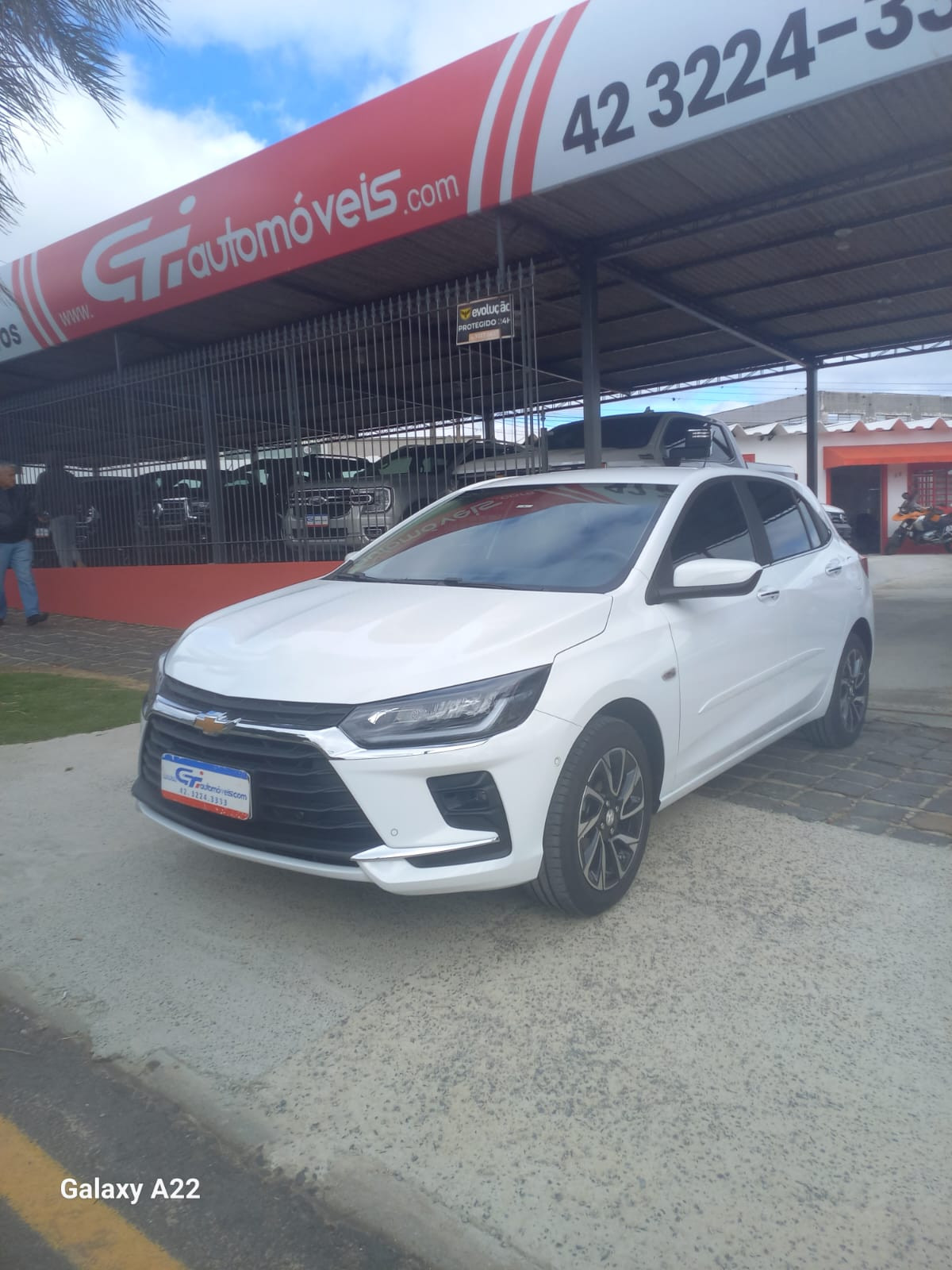 Chevrolet Onix 1.0 Turbo Flex Plus Premier Automático 2025/2026 foto 1