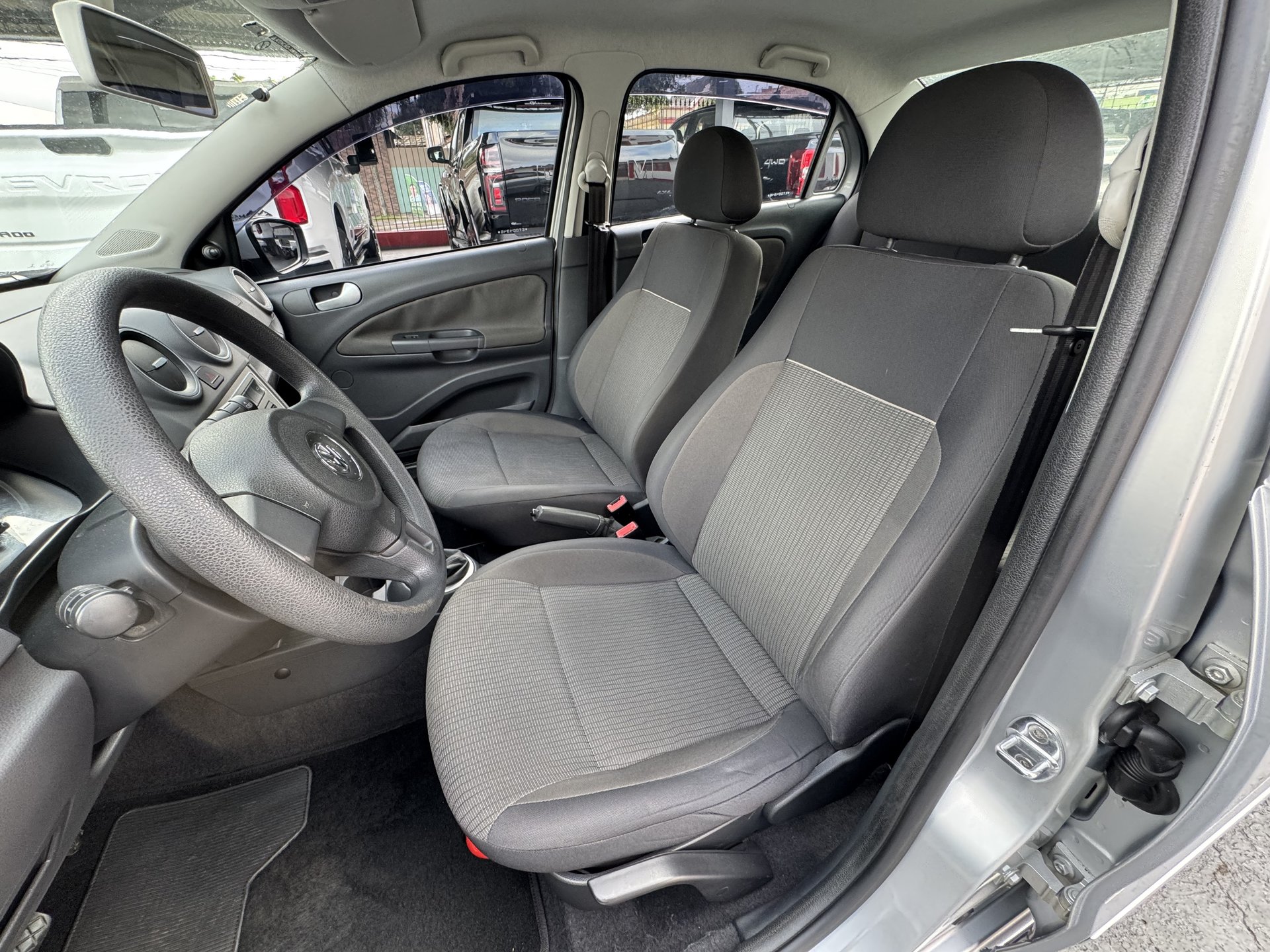 Volkswagen Voyage 1.0 MI 8V Flex 4P Manual 2013/2014 foto 13