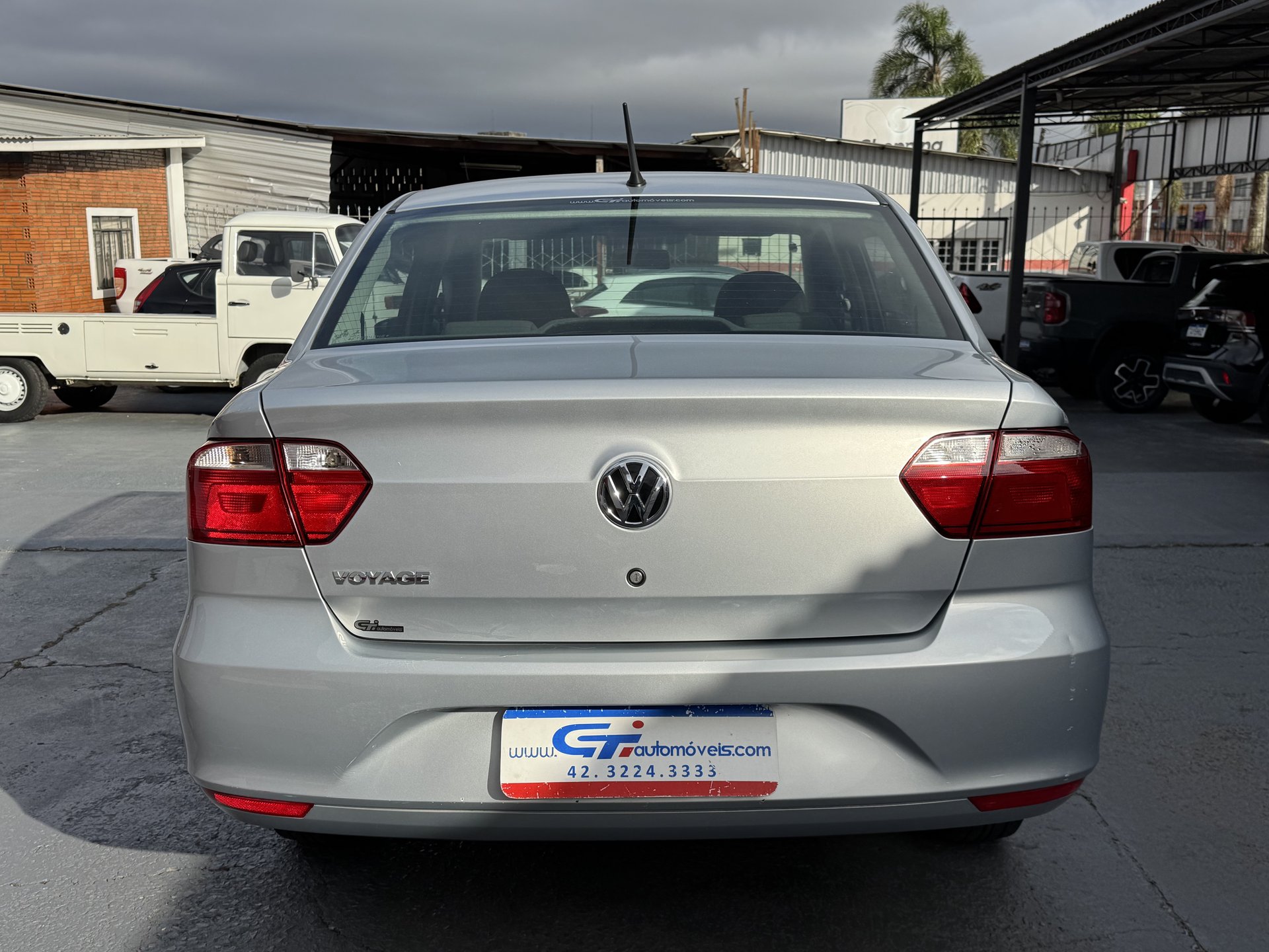 Volkswagen Voyage 1.0 MI 8V Flex 4P Manual 2013/2014 foto 4