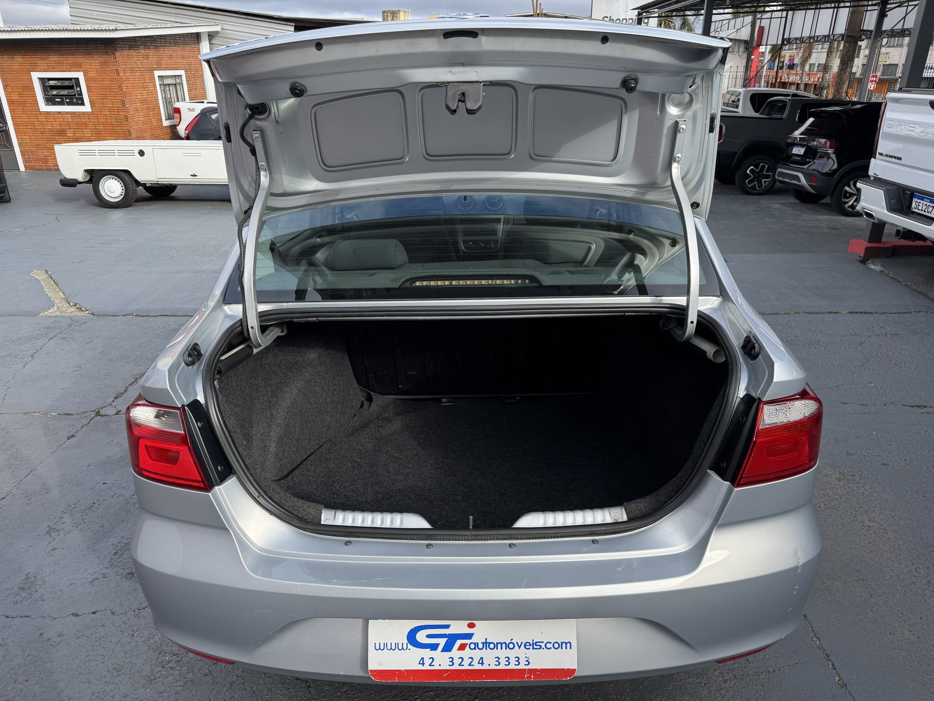 Volkswagen Voyage 1.0 MI 8V Flex 4P Manual 2013/2014 foto 15