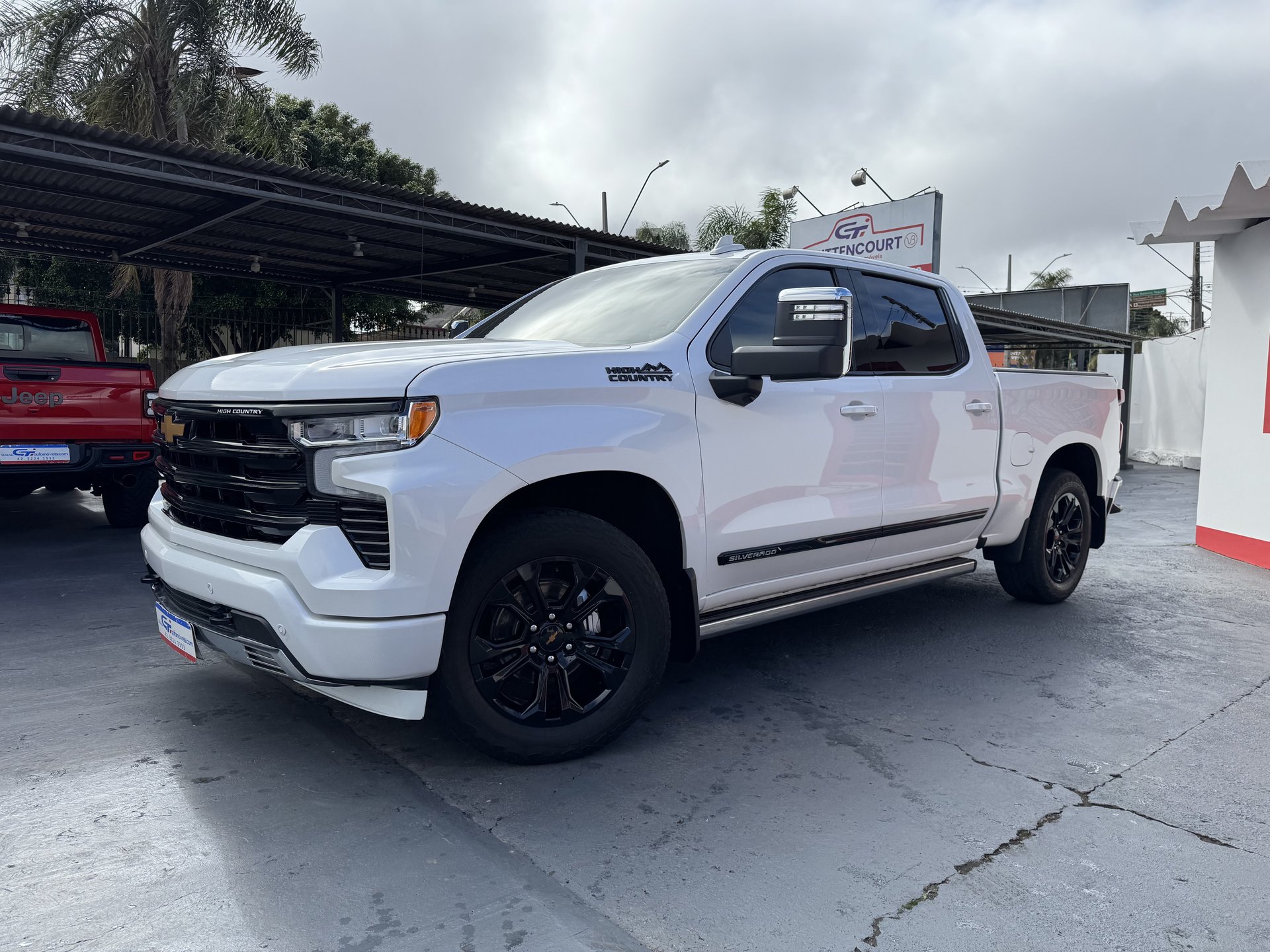 Chevrolet Silverado 5.3 High Contry V8 AWD AUT. 2023/2024 foto 1