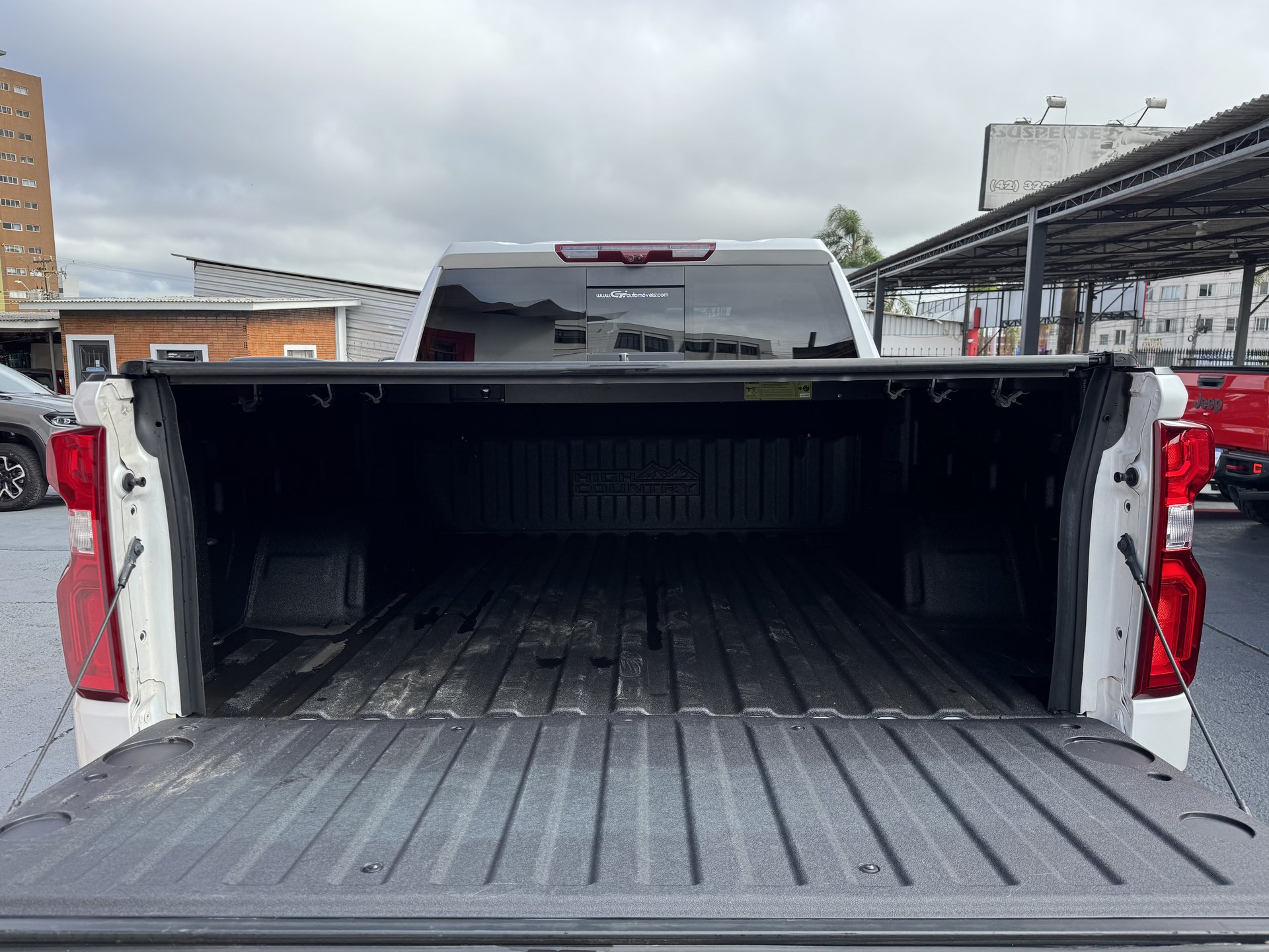 Chevrolet Silverado 5.3 High Contry V8 AWD AUT. 2023/2024 foto 12