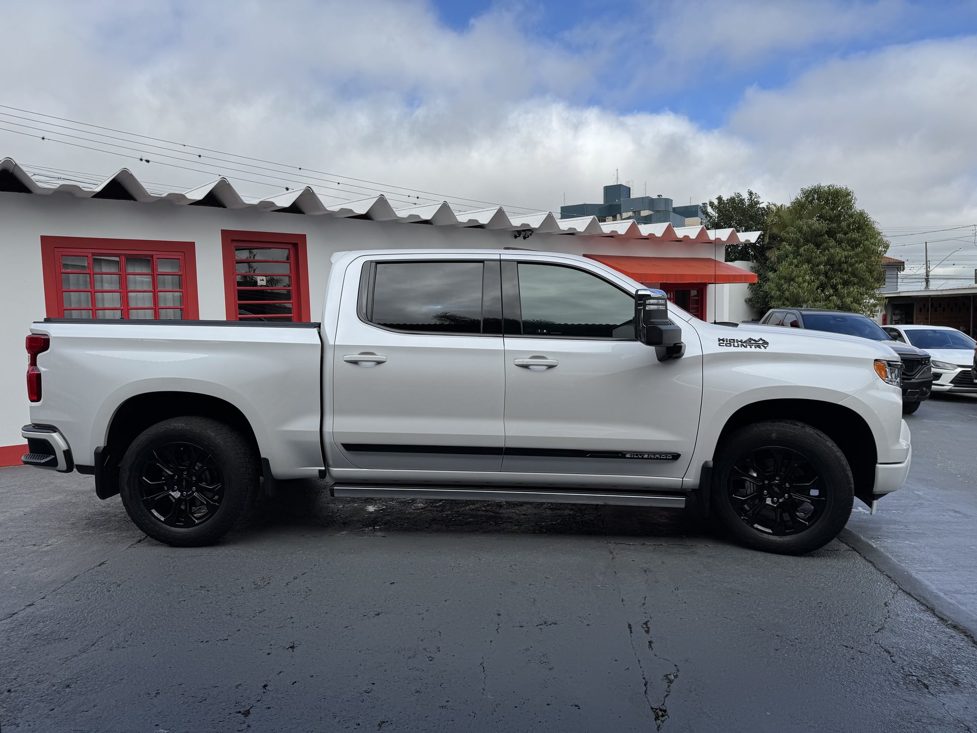 Chevrolet Silverado 5.3 High Contry V8 AWD AUT. 2023/2024 foto 5