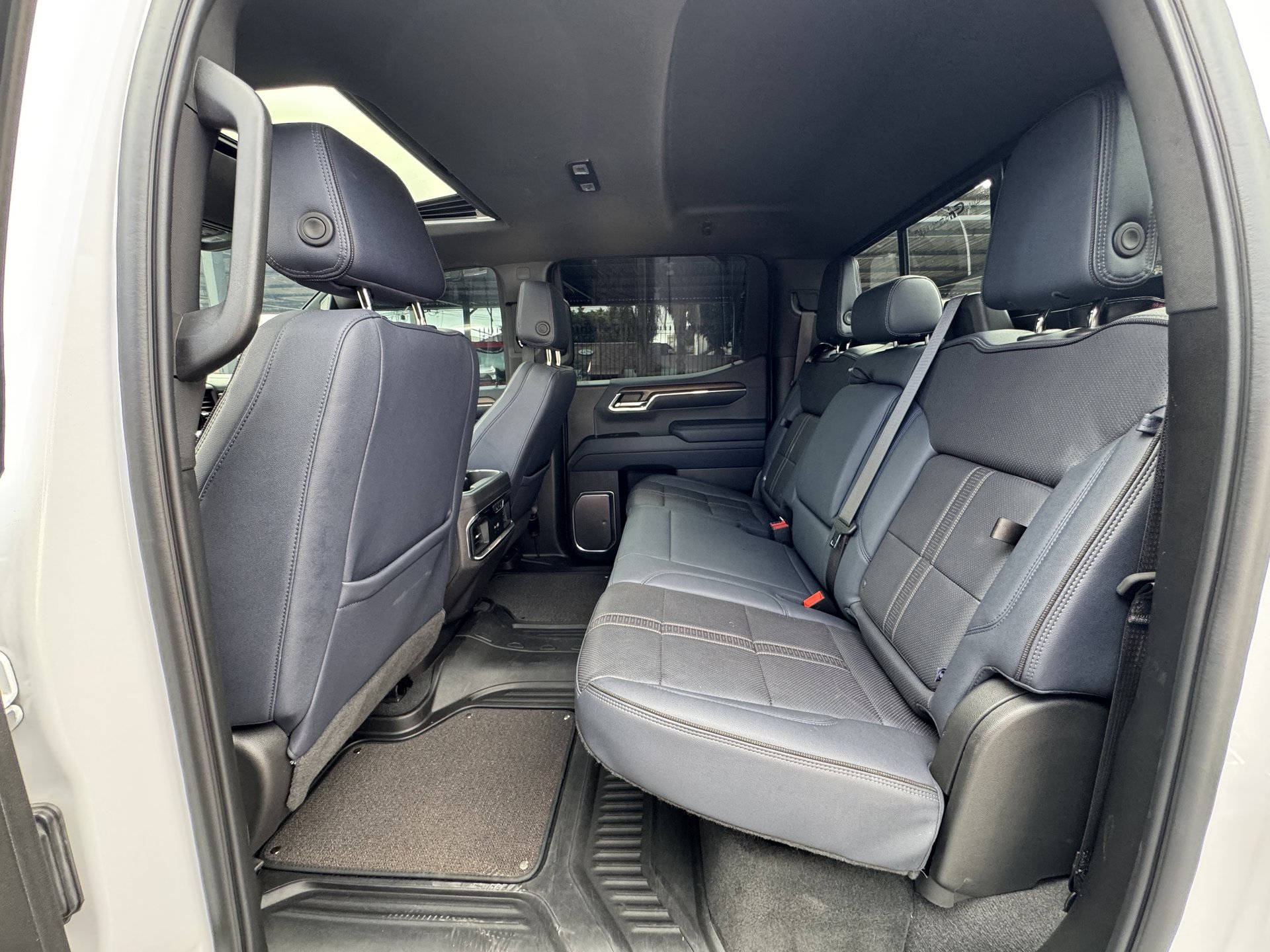 Chevrolet Silverado 5.3 High Contry V8 AWD AUT. 2023/2024 foto 9