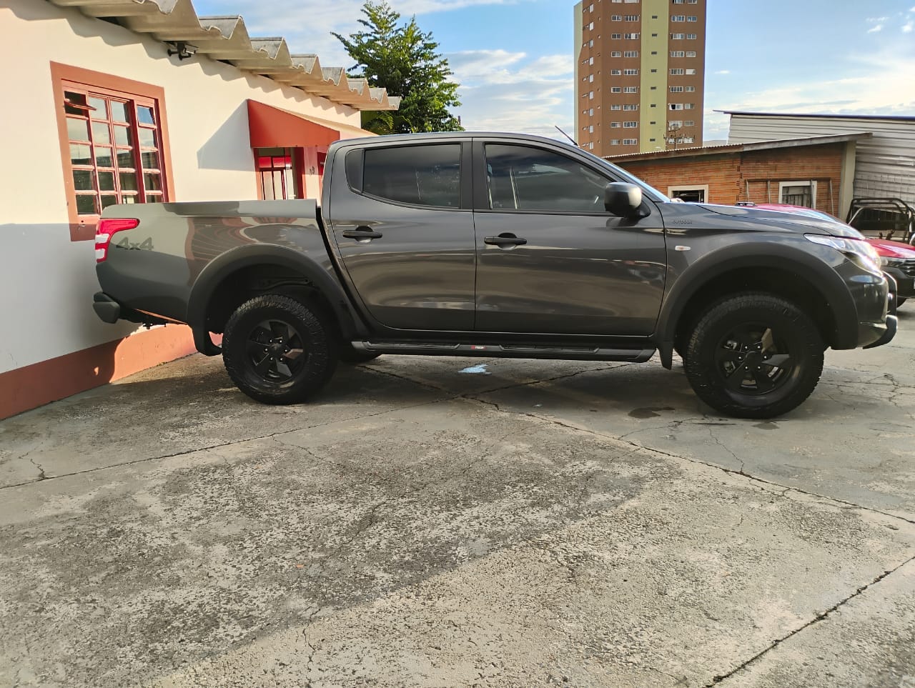 Mitsubishi L200 Triton 2.4 16V Turbo Diesel Outdoor GLS CD 4X4 Automático 2023/2024 foto 5